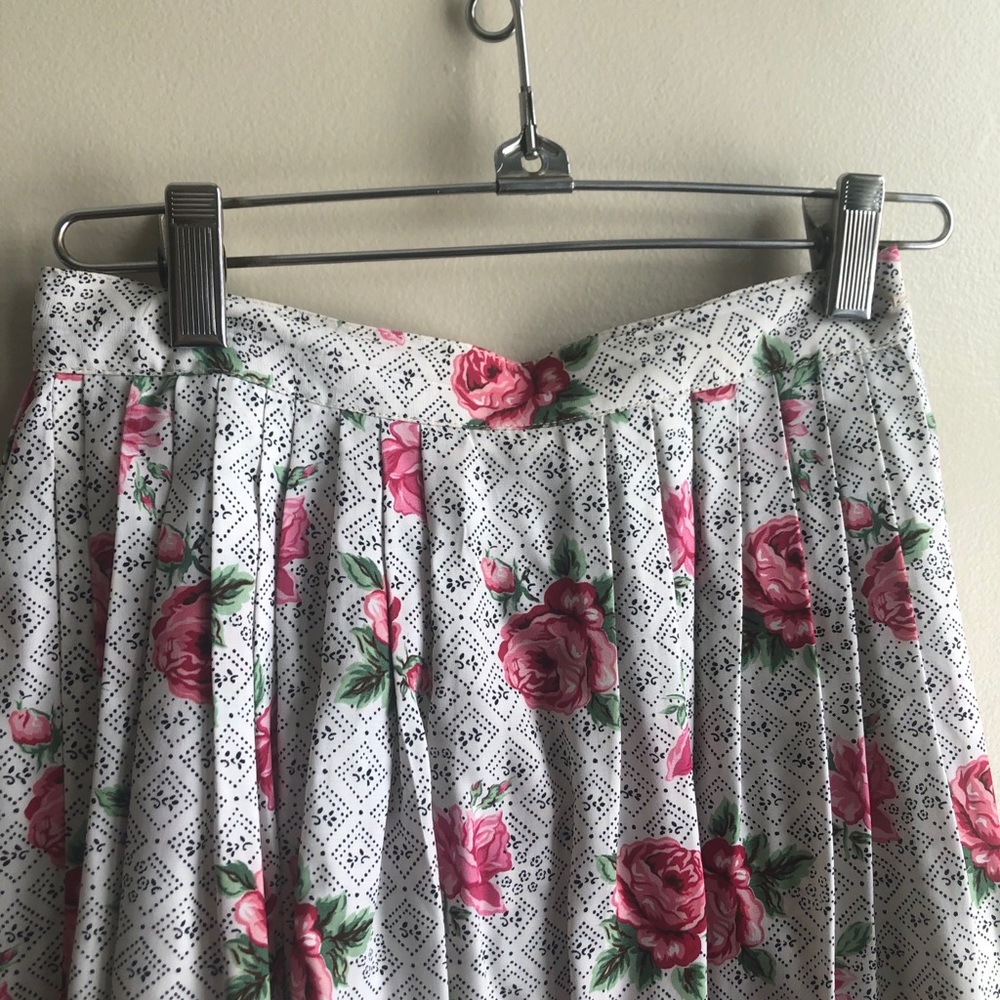 Vintage Cottagecore Floral Rose print skirt - Picture 3 of 7